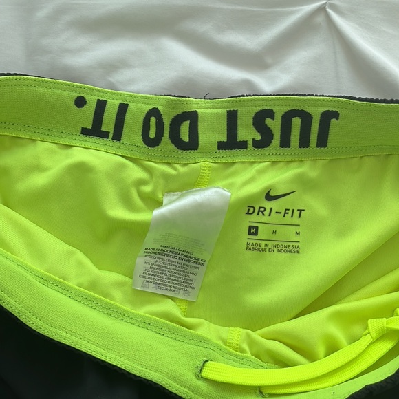 Nike Shorts - Size medium - Picture 3 of 4